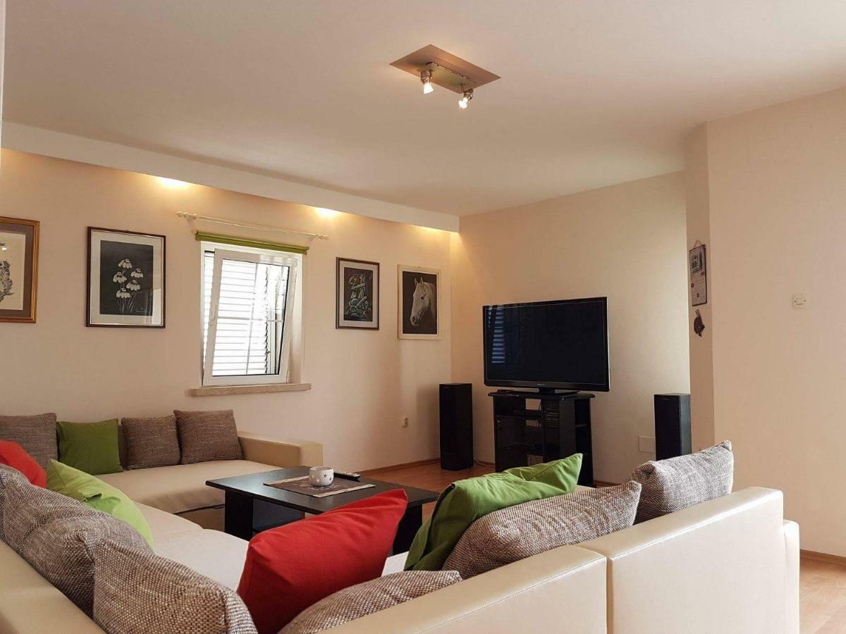 Apartment Tempera Повля Екстер'єр фото